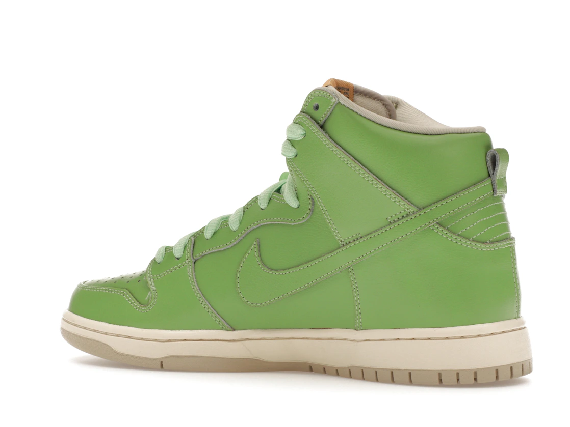 Vue 22 de Nike SB Dunk High Statue of Liberty
