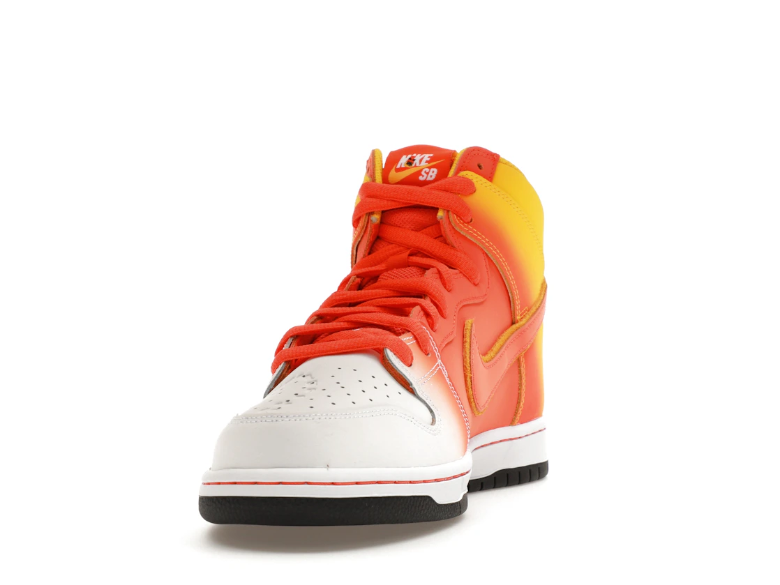 Vue 12 de Nike SB Dunk High Sweet Tooth Candy Corn