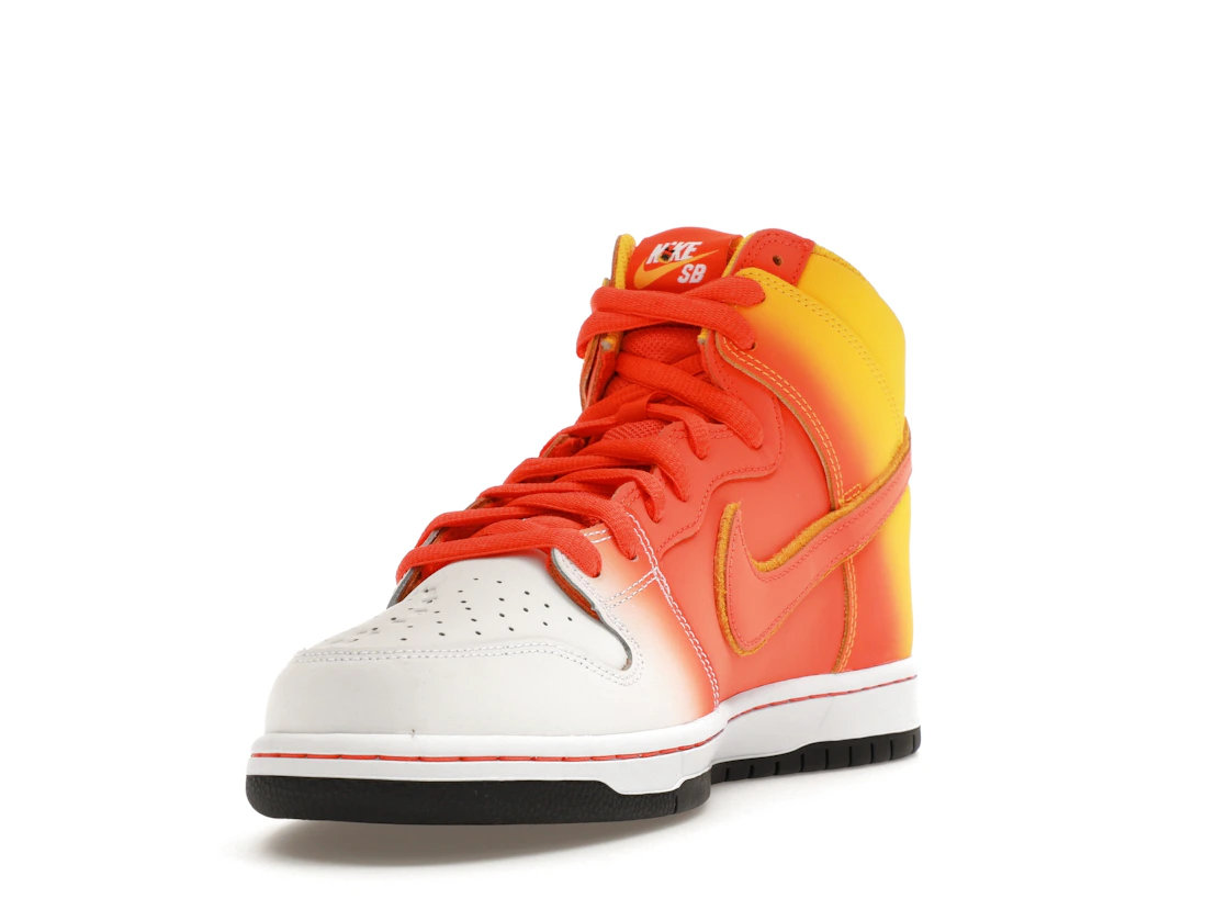 Vue 13 de Nike SB Dunk High Sweet Tooth Candy Corn