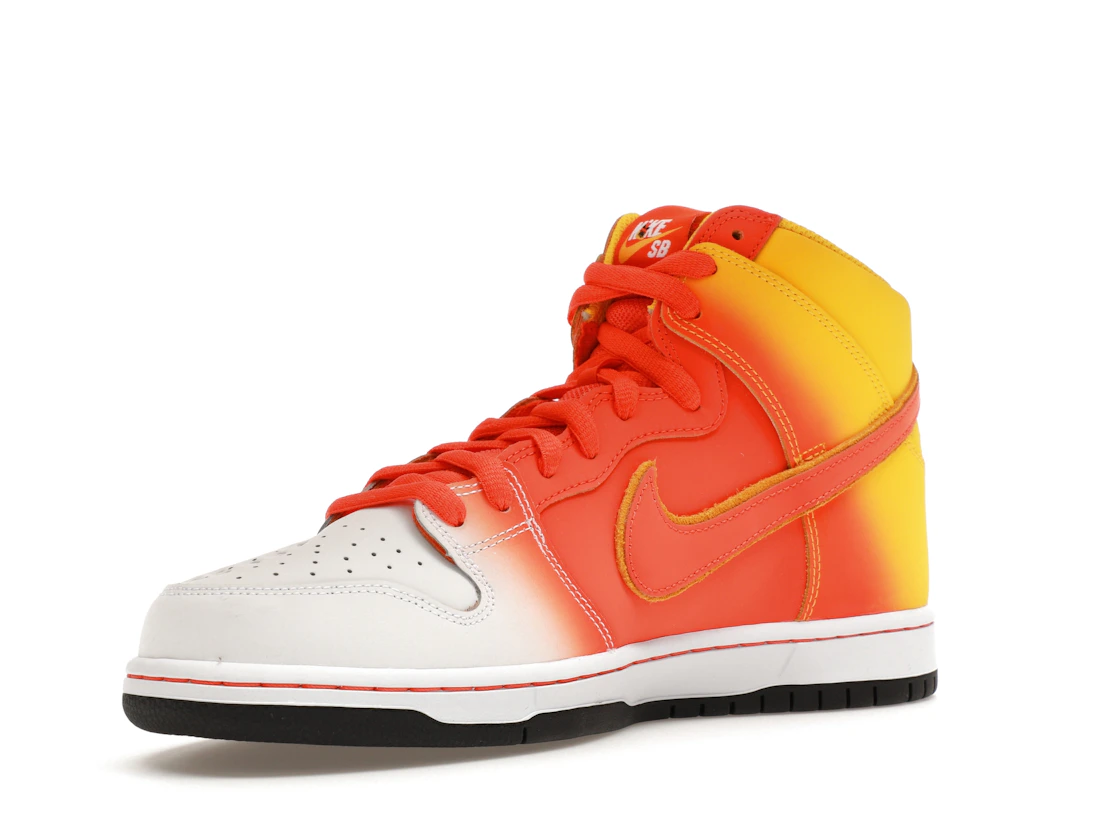 Vue 15 de Nike SB Dunk High Sweet Tooth Candy Corn