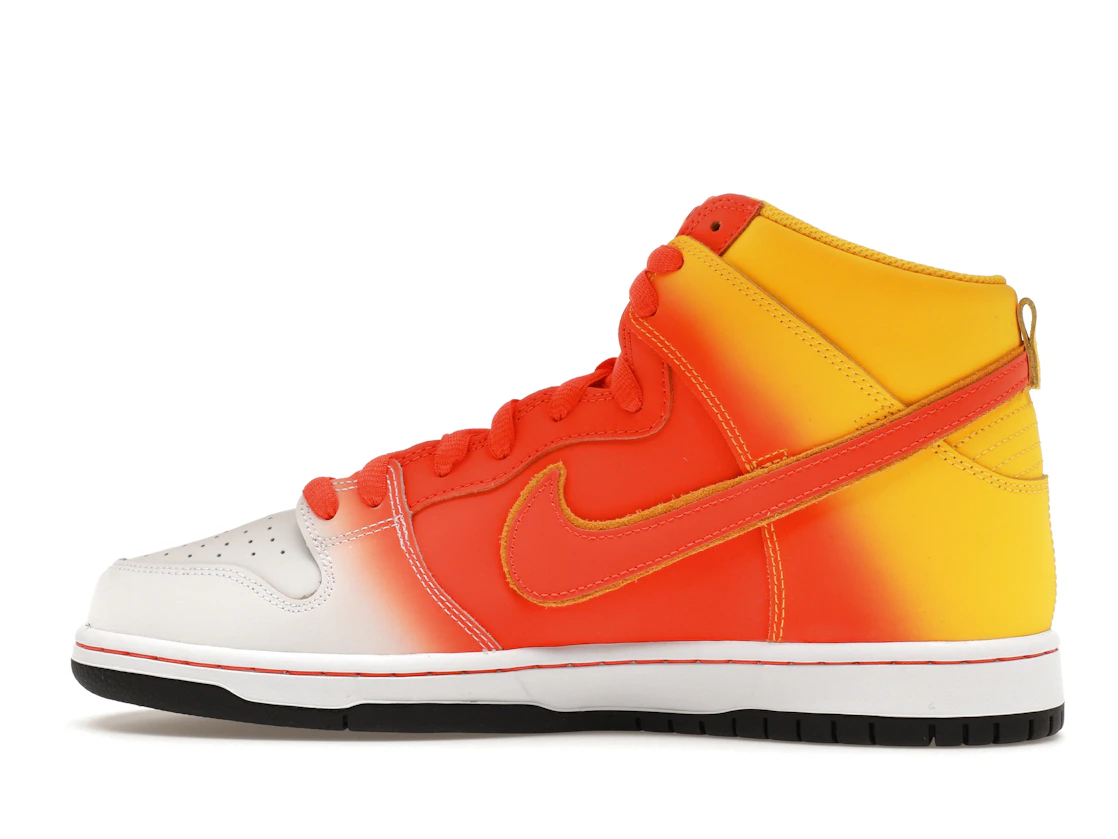 Vue 20 de Nike SB Dunk High Sweet Tooth Candy Corn