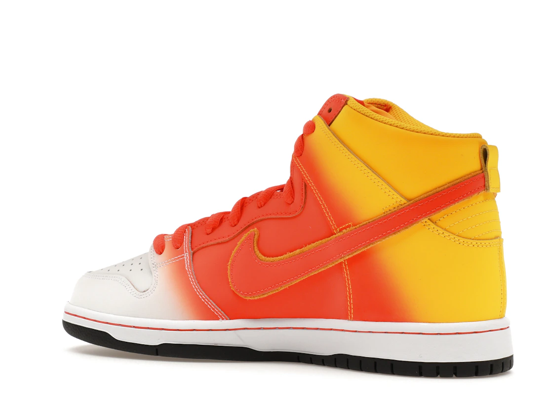 Vue 22 de Nike SB Dunk High Sweet Tooth Candy Corn