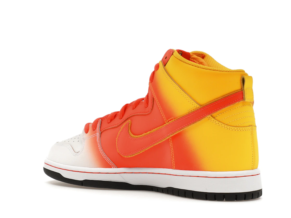 Vue 23 de Nike SB Dunk High Sweet Tooth Candy Corn