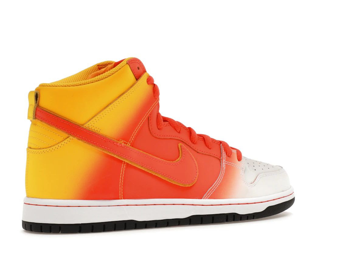 Vue 34 de Nike SB Dunk High Sweet Tooth Candy Corn