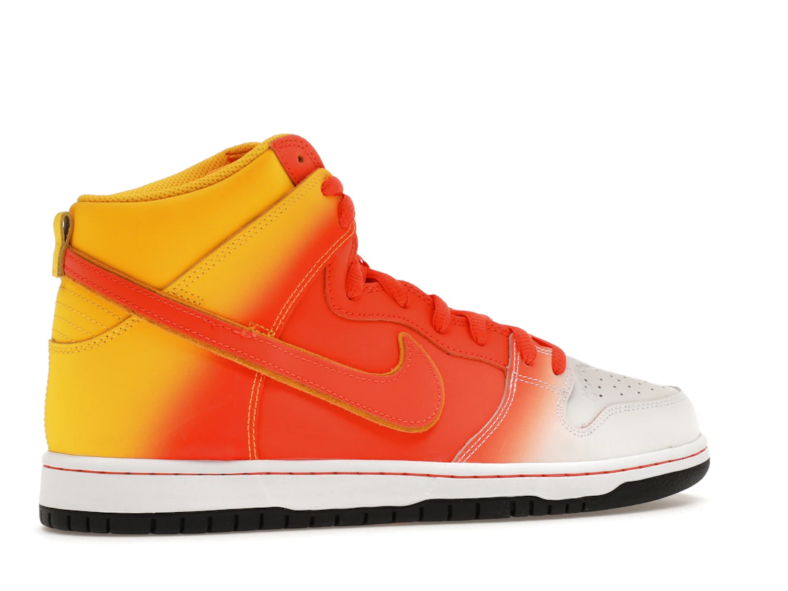 Vue 35 de Nike SB Dunk High Sweet Tooth Candy Corn