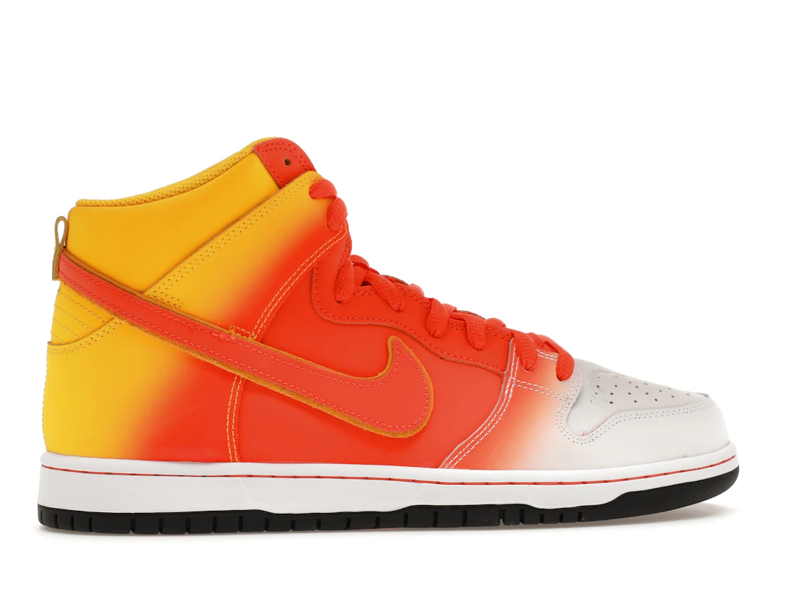 Vue 36 de Nike SB Dunk High Sweet Tooth Candy Corn