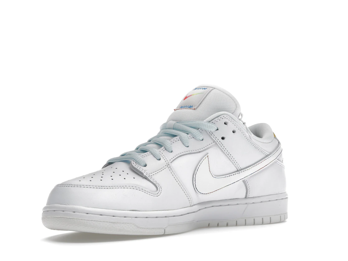 Vue 15 de Nike SB Dunk Low Pro Be True