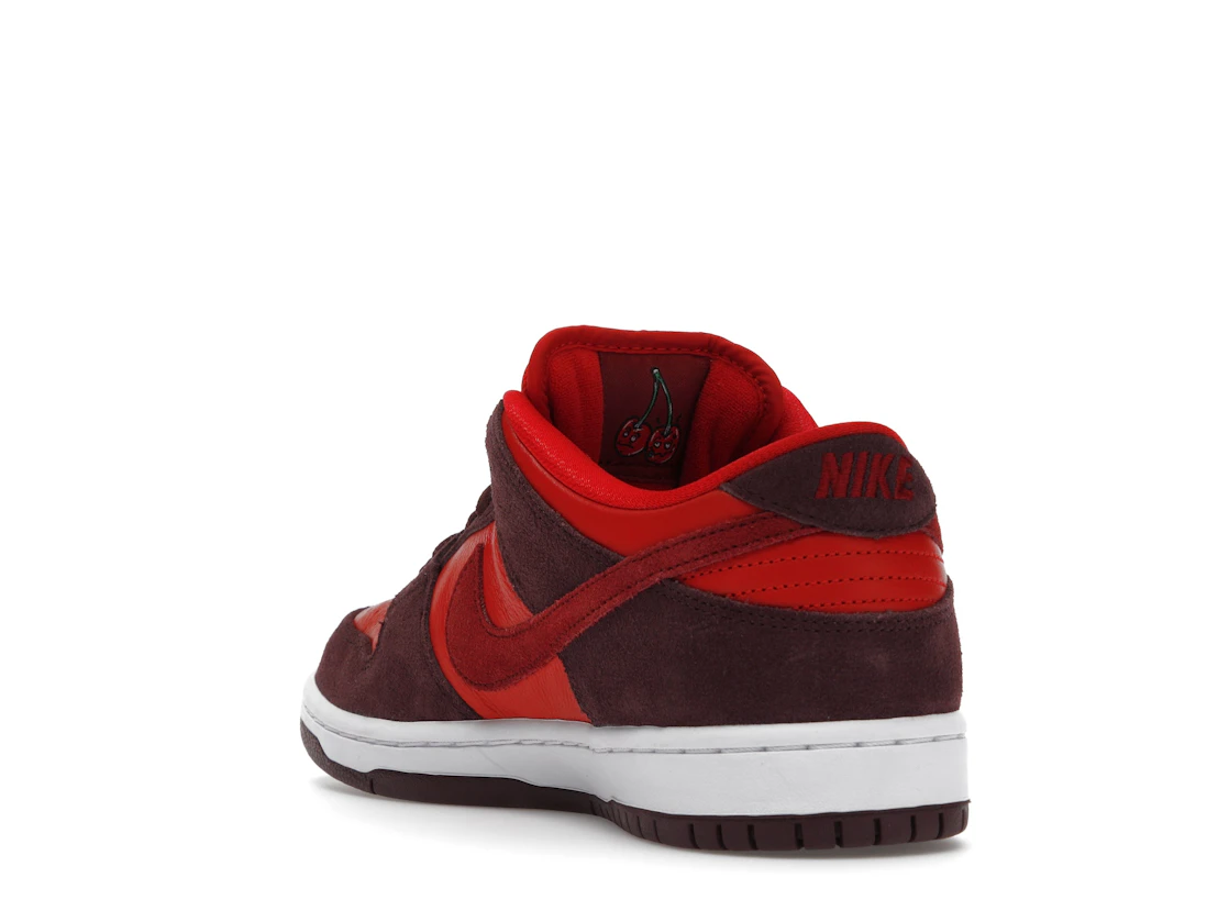 Vue 25 de Nike SB Dunk Low Cherry