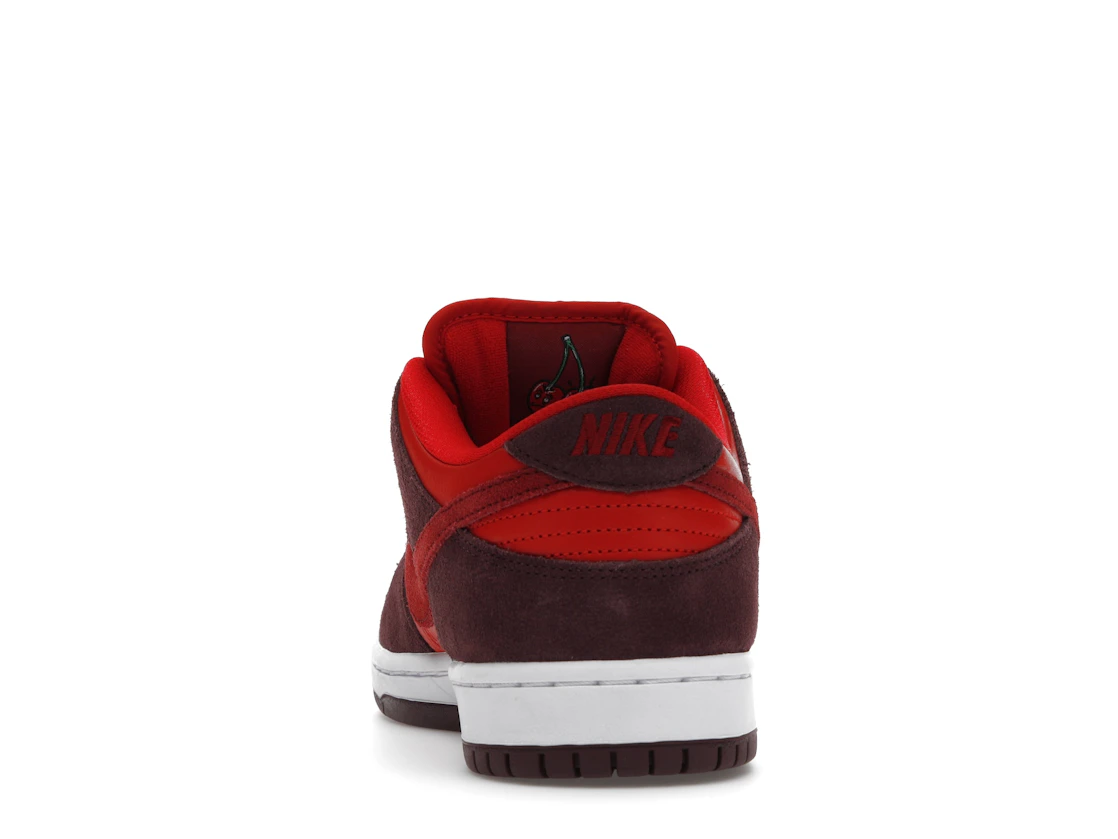 Vue 27 de Nike SB Dunk Low Cherry