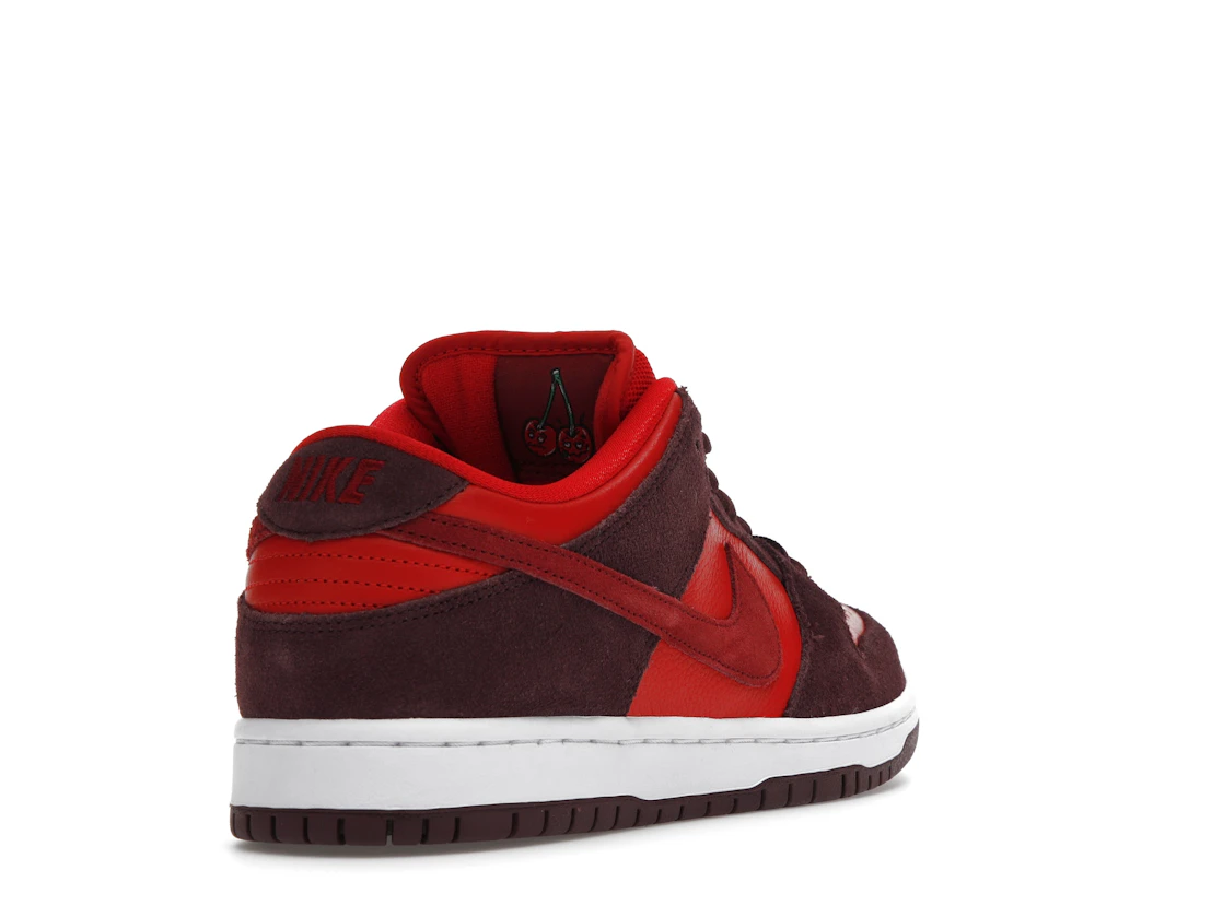 Vue 31 de Nike SB Dunk Low Cherry