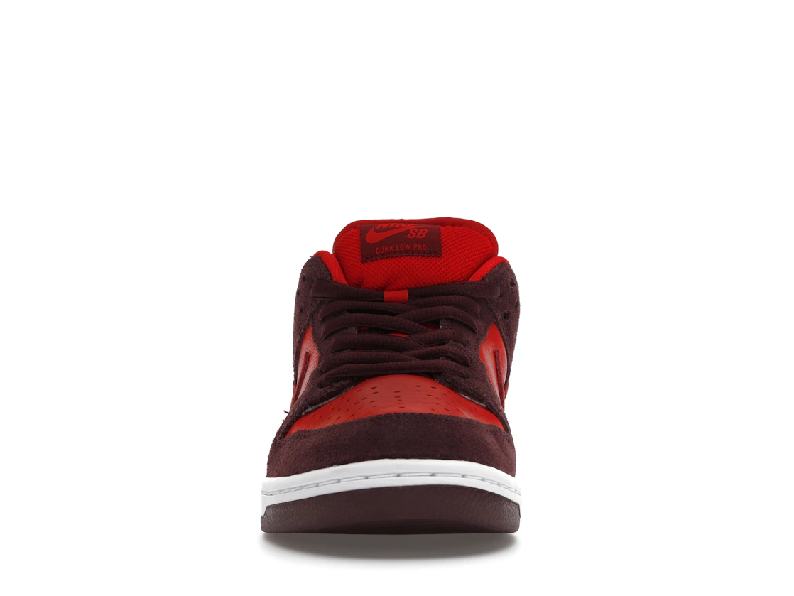 Vue 10 de Nike SB Dunk Low Cherry