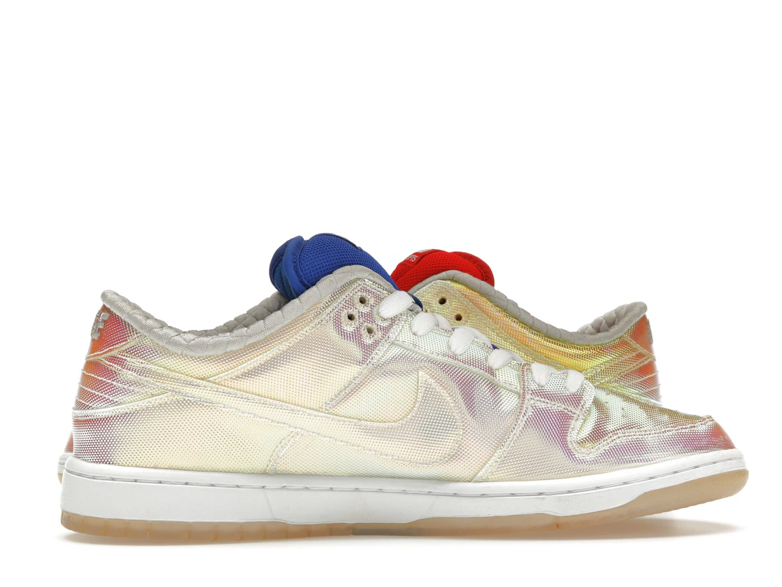 Vue 18 de Nike SB Dunk Low Concepts Holy Grail (Cement Box)
