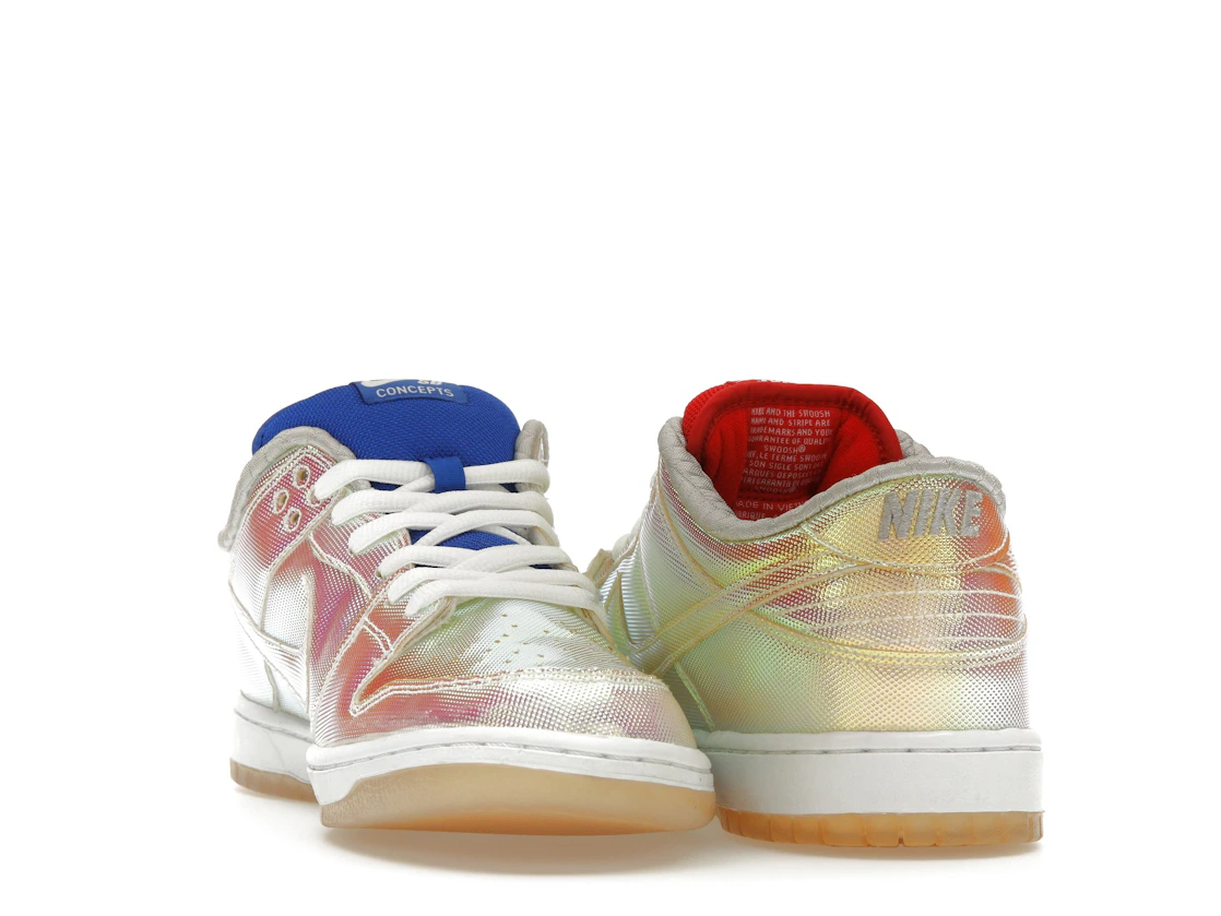 Vue 26 de Nike SB Dunk Low Concepts Holy Grail (Cement Box)