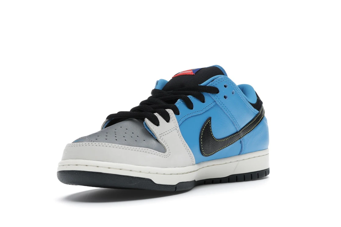 Vue 14 de Nike SB Dunk Low Instant Skateboards