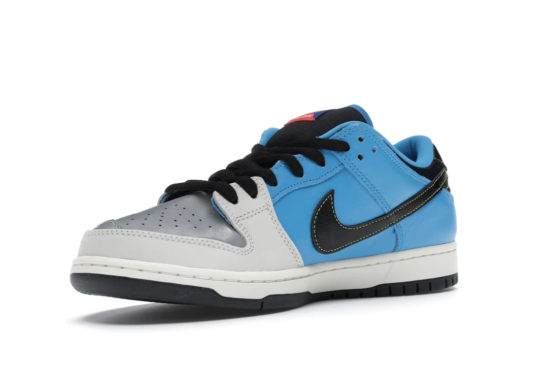 Vue 15 de Nike SB Dunk Low Instant Skateboards