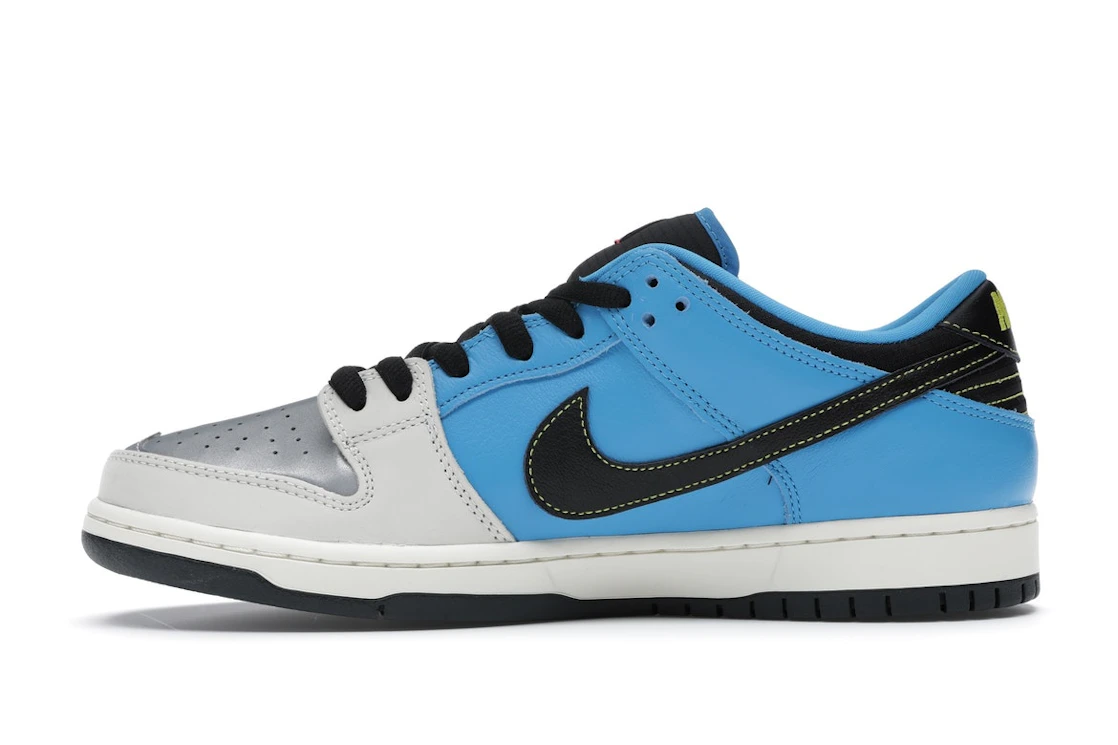 Vue 19 de Nike SB Dunk Low Instant Skateboards