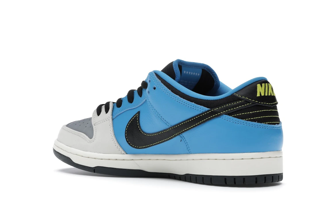 Vue 23 de Nike SB Dunk Low Instant Skateboards