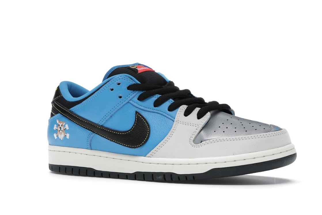 Vue 4 de Nike SB Dunk Low Instant Skateboards