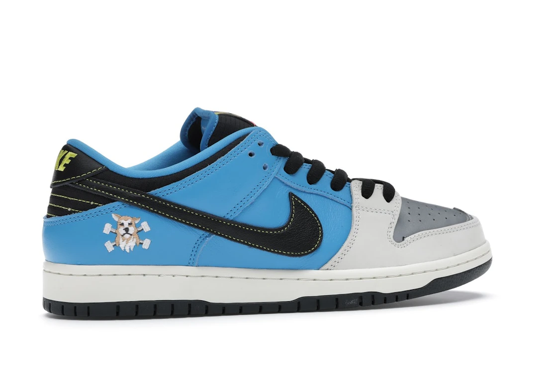 Vue 35 de Nike SB Dunk Low Instant Skateboards