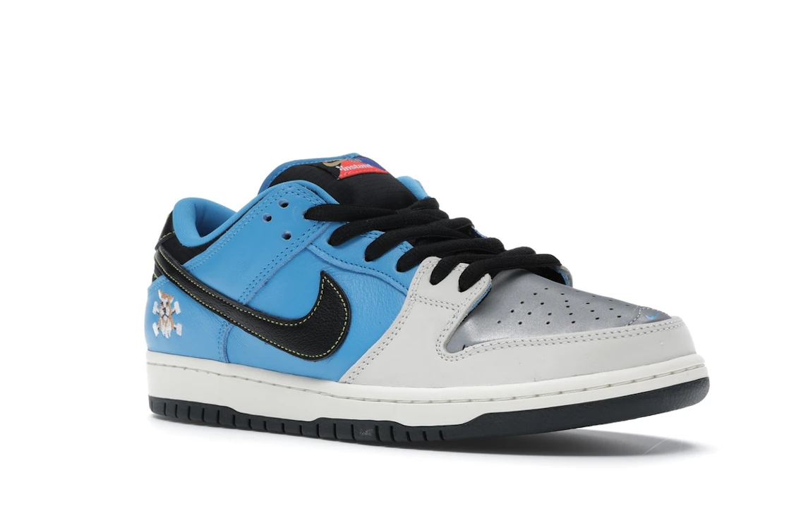 Vue 5 de Nike SB Dunk Low Instant Skateboards