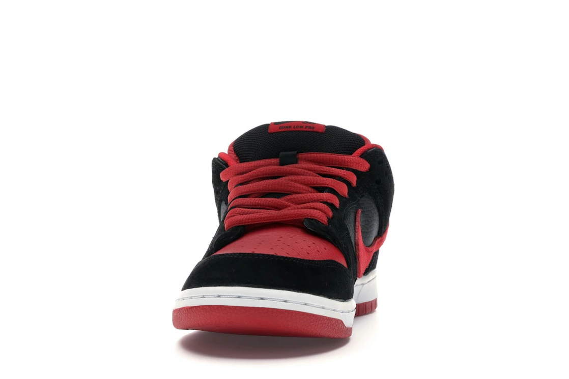 Vue 11 de Nike SB Dunk Low J Pack Bred