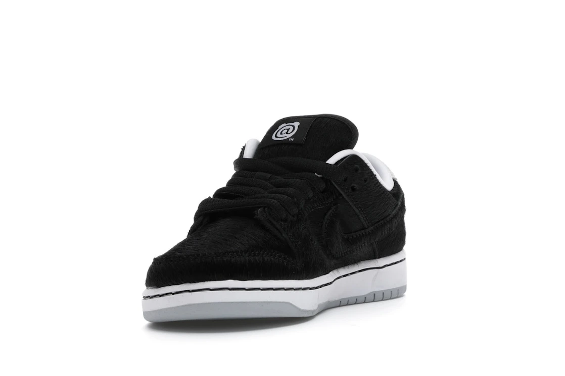 Vue 13 de Nike SB Dunk Low Medicom Toy (2020) (PS)
