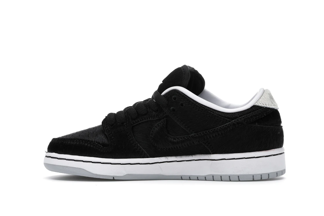 Vue 20 de Nike SB Dunk Low Medicom Toy (2020) (PS)