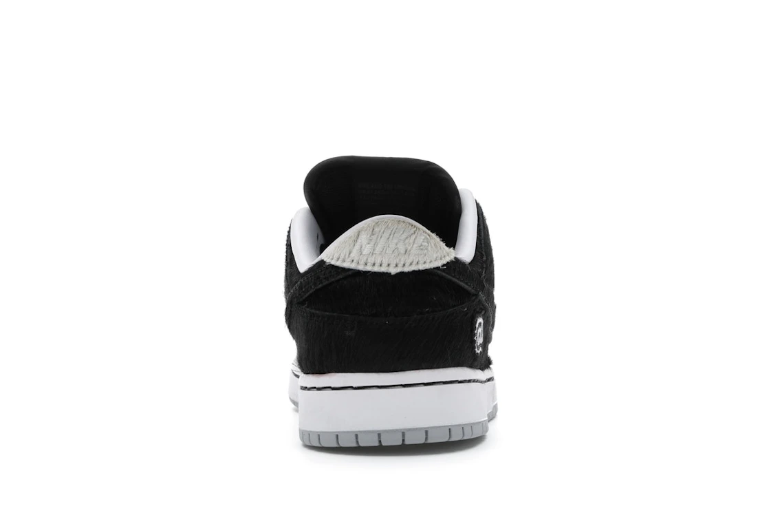 Vue 28 de Nike SB Dunk Low Medicom Toy (2020) (PS)