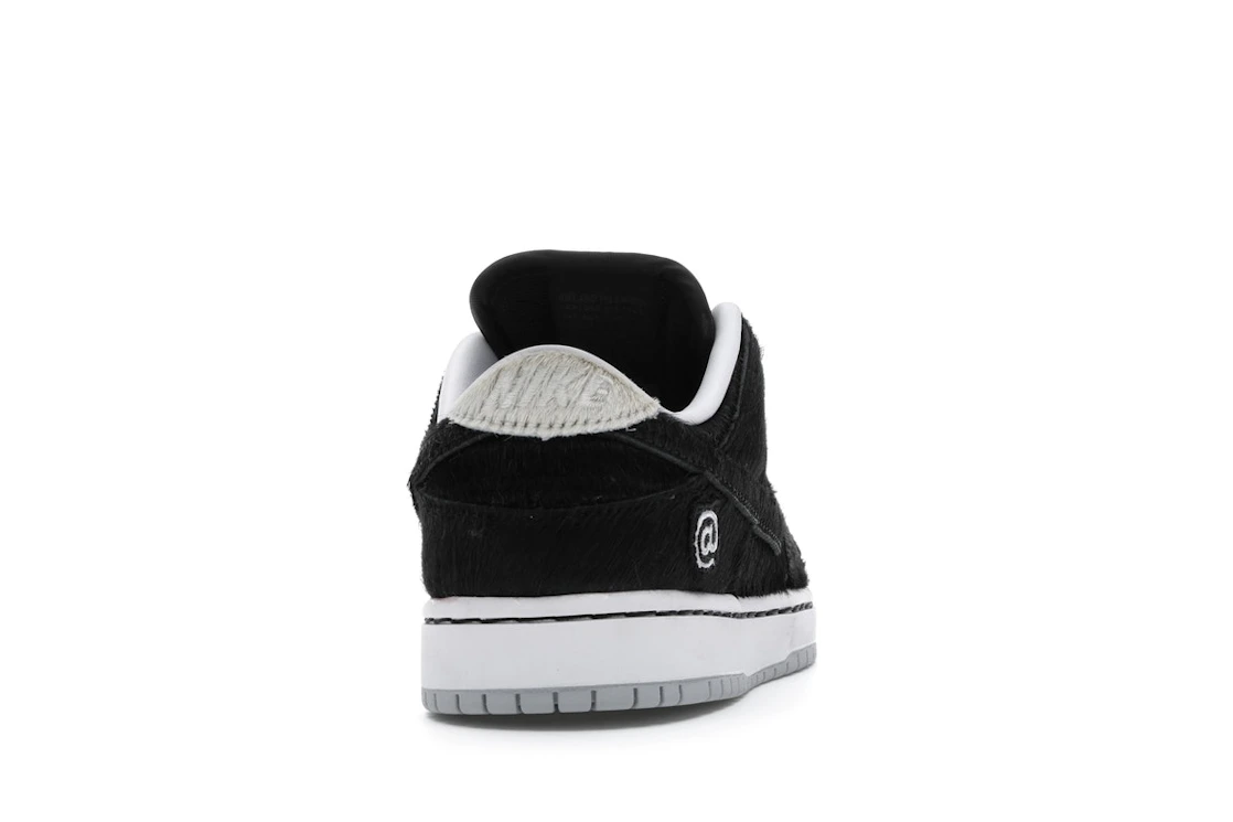 Vue 29 de Nike SB Dunk Low Medicom Toy (2020) (PS)