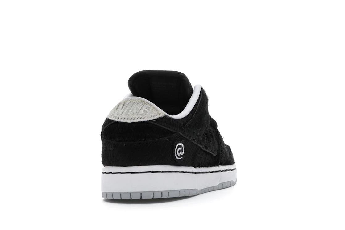 Vue 30 de Nike SB Dunk Low Medicom Toy (2020) (PS)