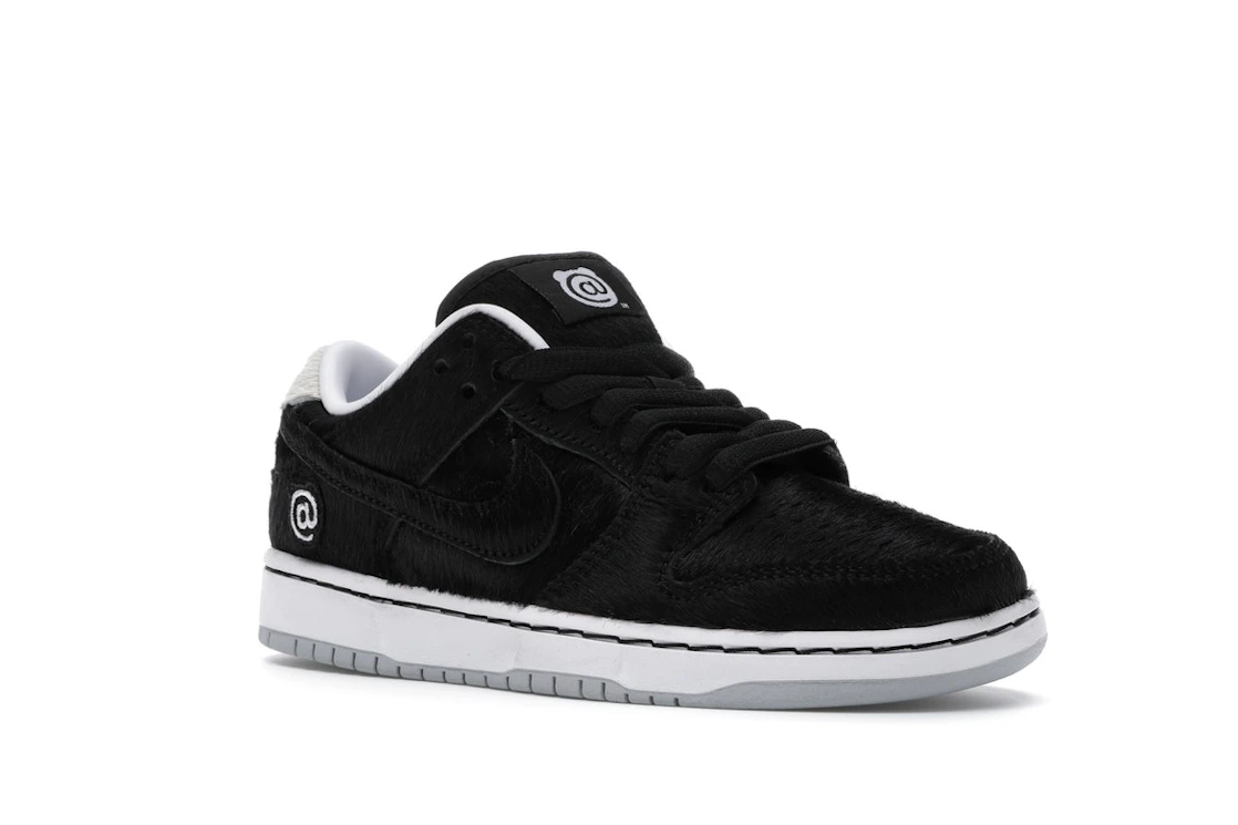 Vue 5 de Nike SB Dunk Low Medicom Toy (2020) (PS)