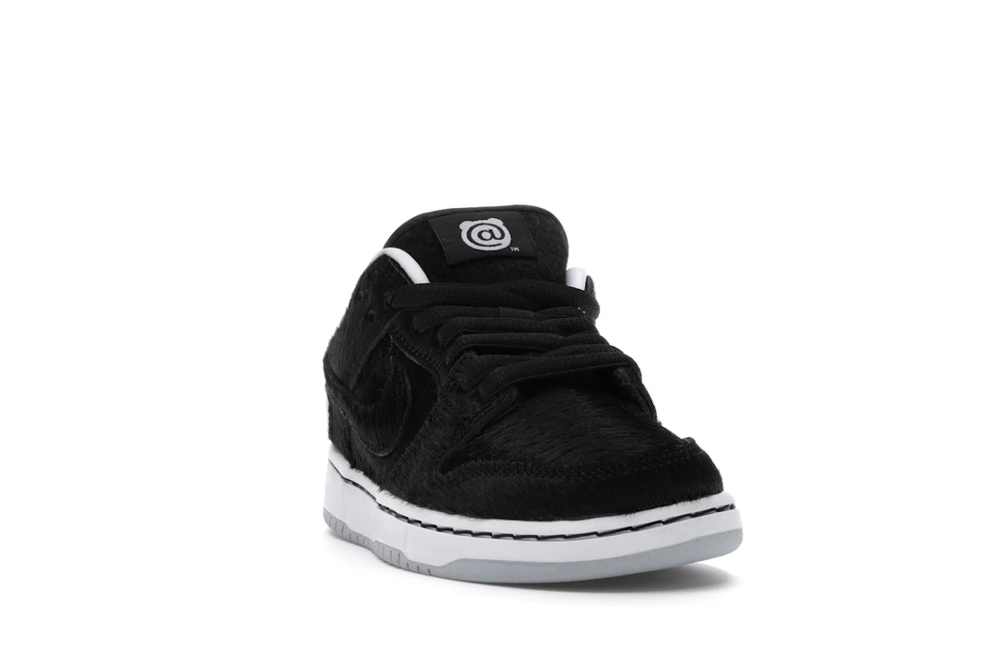 Vue 8 de Nike SB Dunk Low Medicom Toy (2020) (PS)