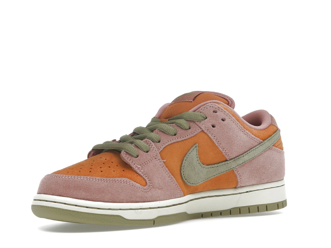 Vue 15 de Nike SB Dunk Low Red Stardust