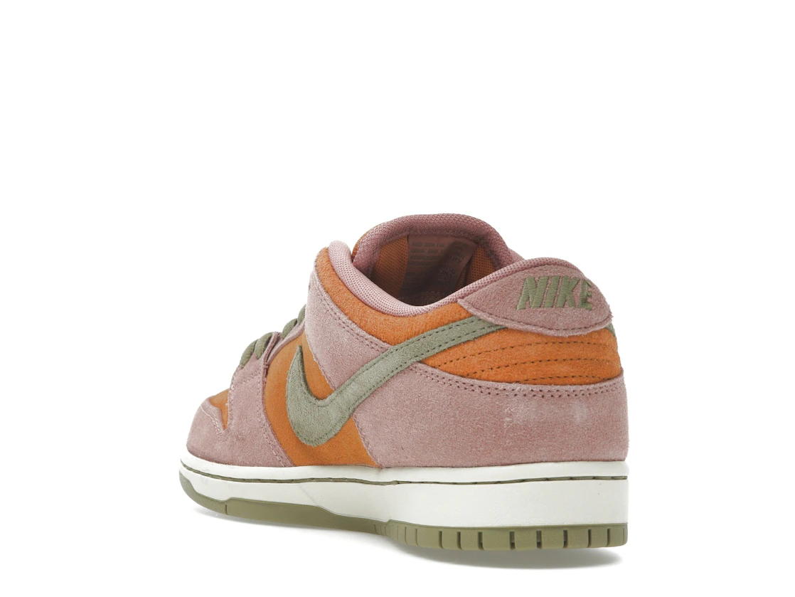 Vue 25 de Nike SB Dunk Low Red Stardust