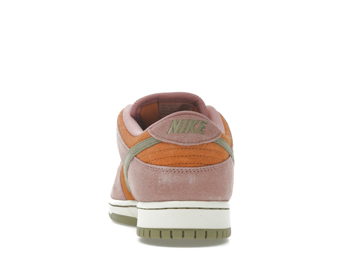 Vue 27 de Nike SB Dunk Low Red Stardust