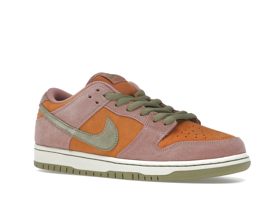 Vue 4 de Nike SB Dunk Low Red Stardust