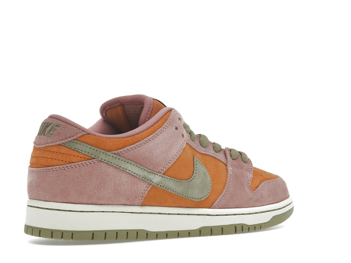 Vue 33 de Nike SB Dunk Low Red Stardust