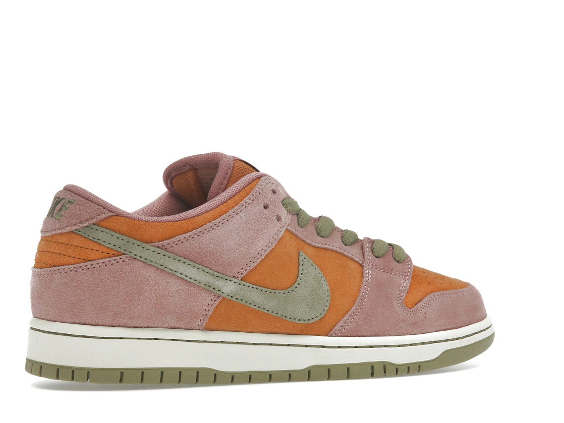 Vue 34 de Nike SB Dunk Low Red Stardust
