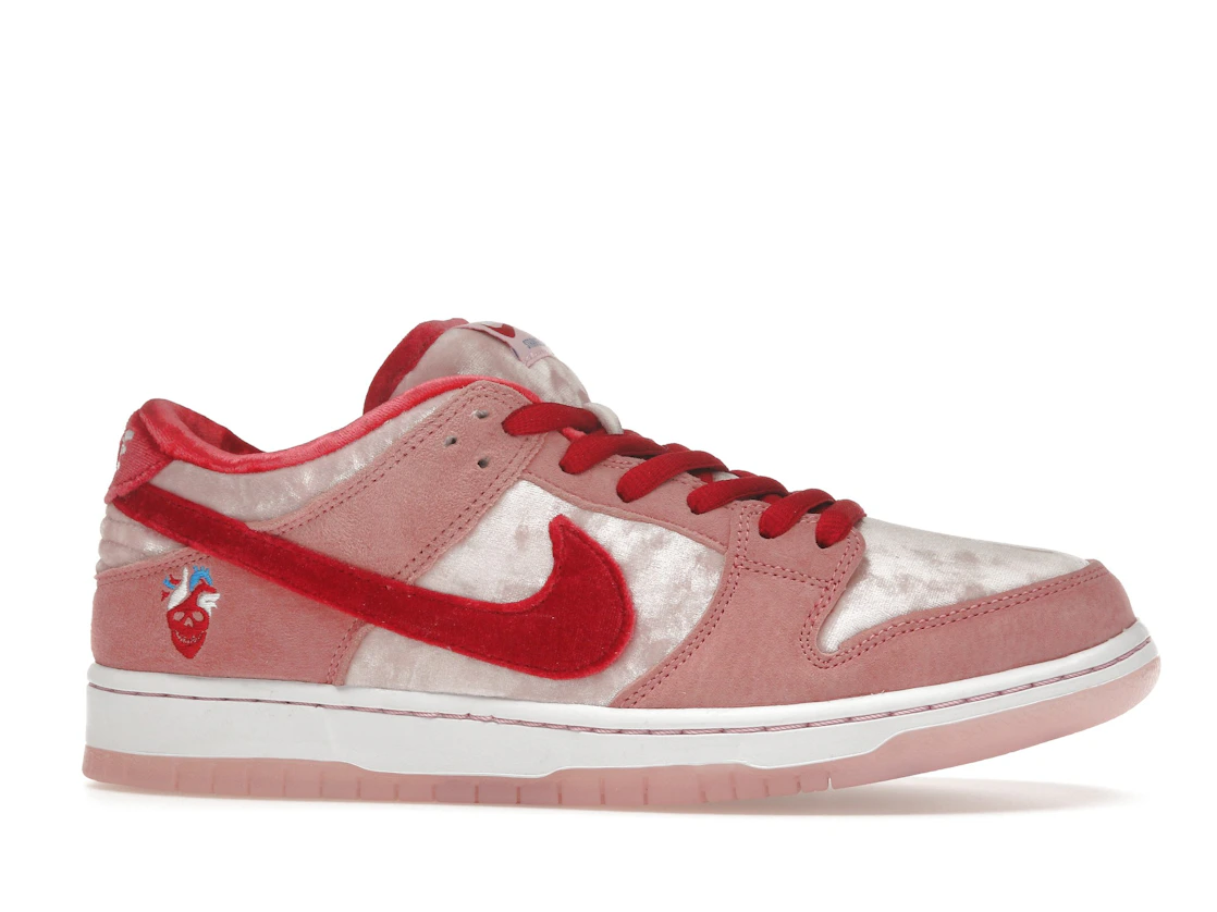 Vue 2 de Nike SB Dunk Low StrangeLove Skateboards (Special Box)