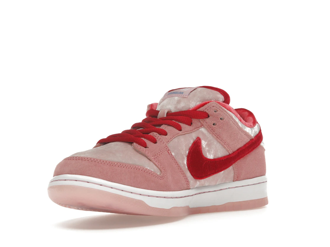 Vue 14 de Nike SB Dunk Low StrangeLove Skateboards (Special Box)