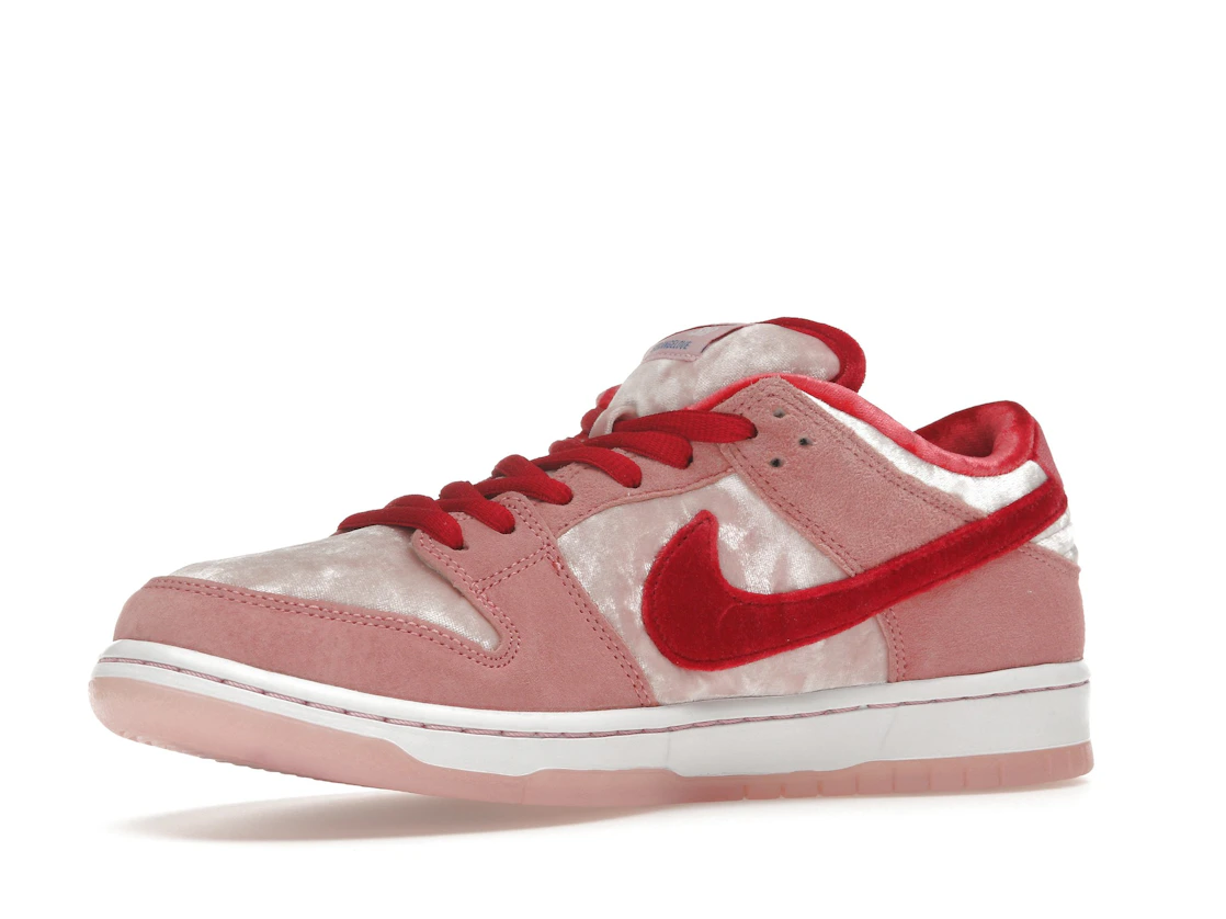 Vue 16 de Nike SB Dunk Low StrangeLove Skateboards (Special Box)