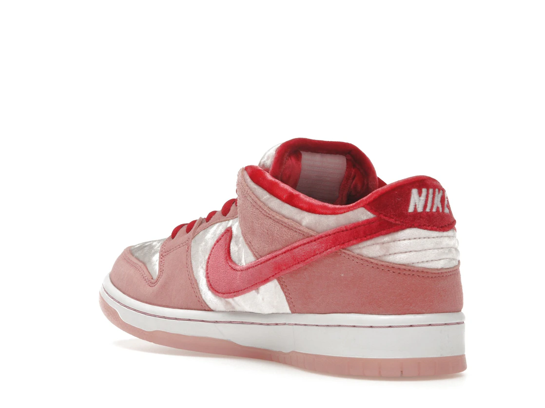 Vue 24 de Nike SB Dunk Low StrangeLove Skateboards (Special Box)