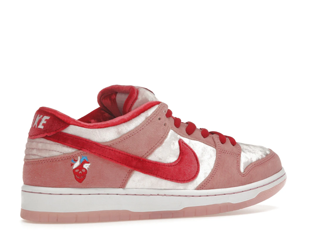 Vue 34 de Nike SB Dunk Low StrangeLove Skateboards (Special Box)