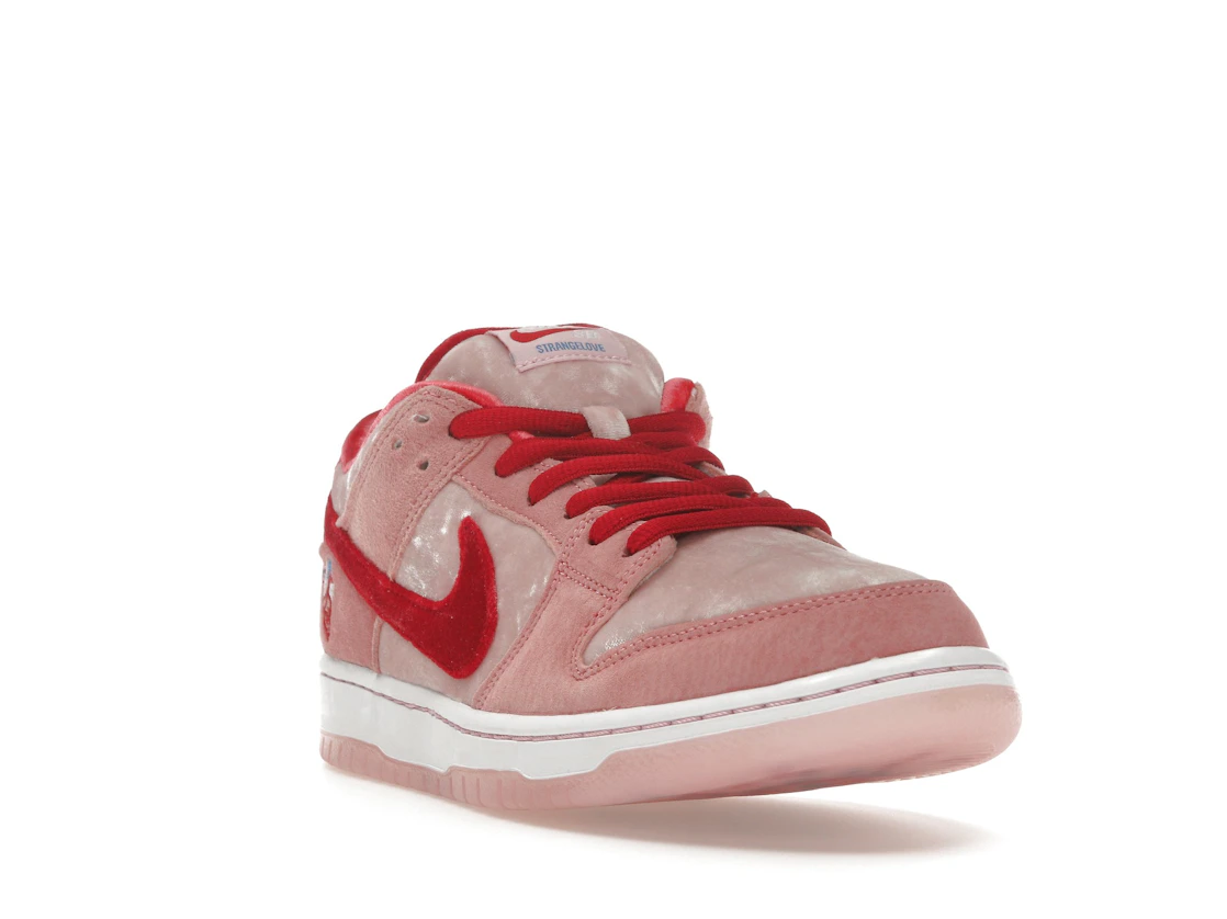 Vue 7 de Nike SB Dunk Low StrangeLove Skateboards (Special Box)