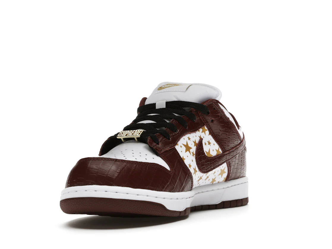 Vue 13 de Nike SB Dunk Low Supreme Stars Barkroot Brown (2021)