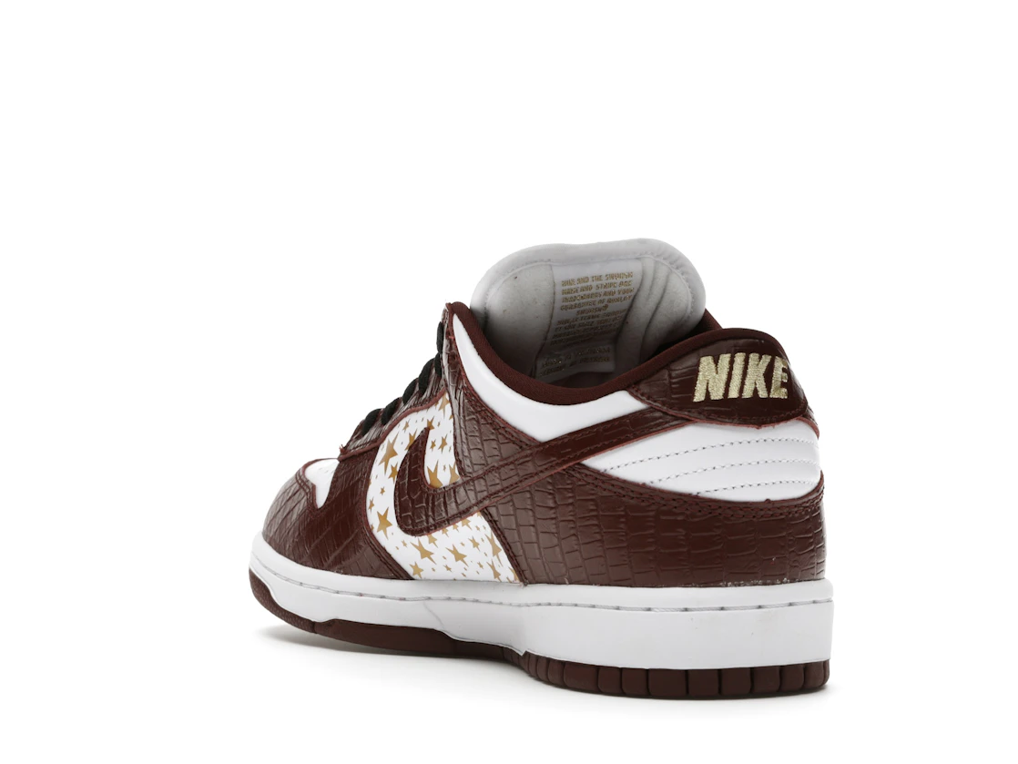 Vue 25 de Nike SB Dunk Low Supreme Stars Barkroot Brown (2021)