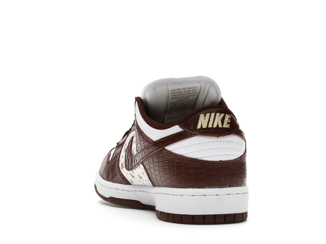 Vue 26 de Nike SB Dunk Low Supreme Stars Barkroot Brown (2021)