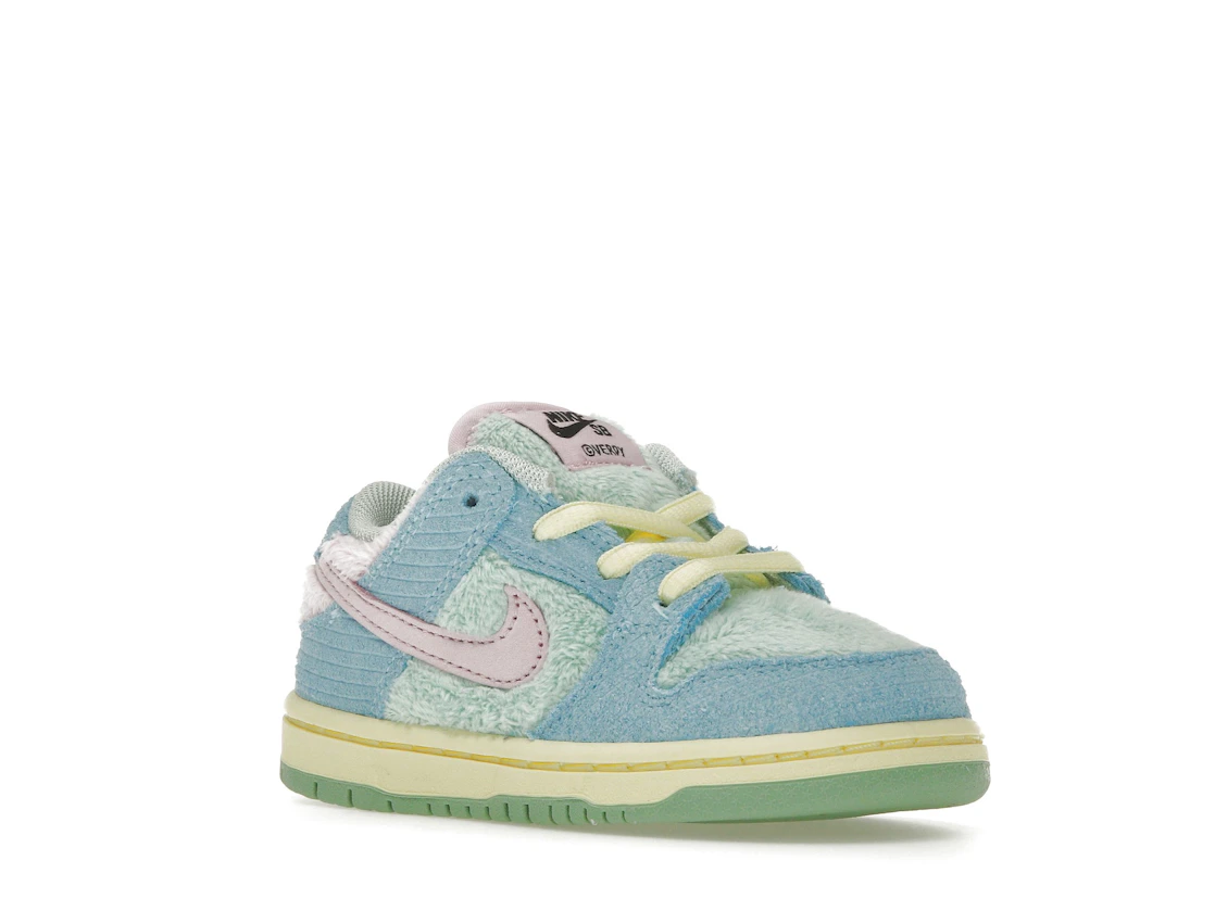 Vue 5 de Nike SB Dunk Low Verdy Visty (TD)
