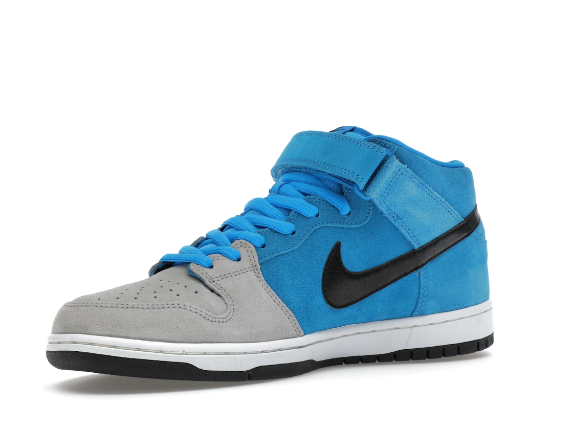 Vue 16 de Nike SB Dunk Mid Beavis