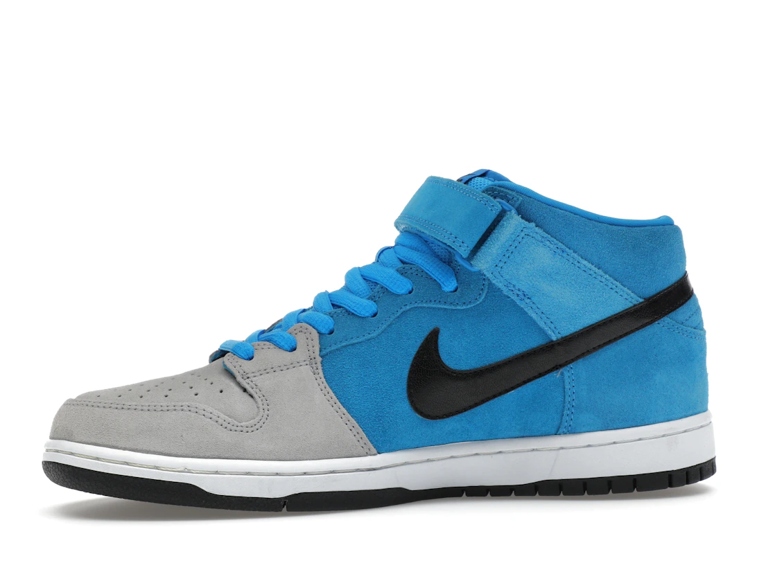 Vue 18 de Nike SB Dunk Mid Beavis